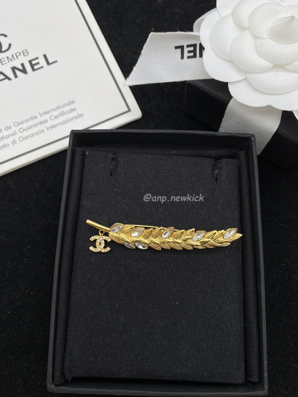 Chanel Glass Pearl Cc Gold Brooch (14) - www.newkick.vip